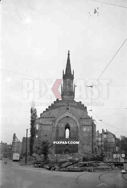 69th infantry division - Leipzig - Germany - 1945 - Church ruins Johanniskirche