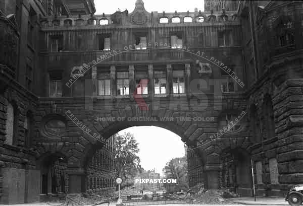69th, infantry, division, Leipzig, Germany, 1945, June,Ratskeller, windows, Neues, Rathaus, Stadthaus,