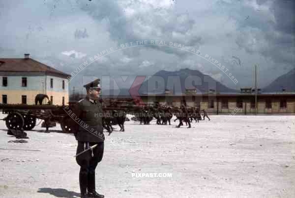 Austrian officers, 4th Mountain Division Enzian, Gebirgs-Artillerie-Regiment 94, Lohengrin Kaserne Innsbruck, 1940,