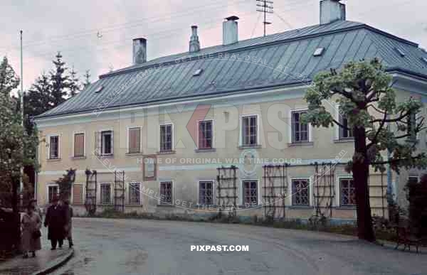 Bavaria 1939 Hotel beside road agfacolor