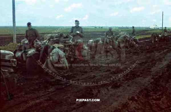 BMW motor bike messengers Kradmelder, Russian mud, Don, Tschir, 1942, 22nd, Panzer Division