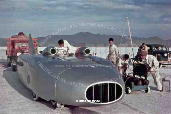 British World Speed Record Racing Car Thunderbolt in Bonneville Salt Flats, USA 1937