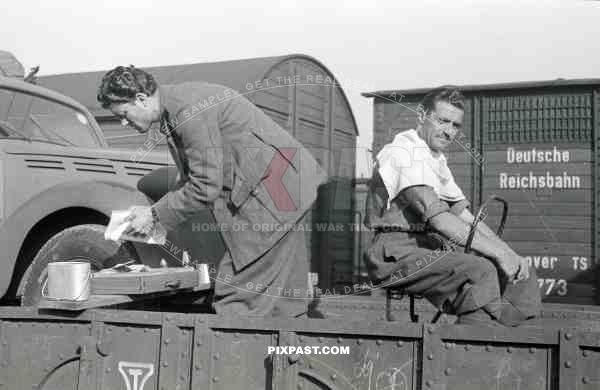 BW Austrian troops prepairing for Russia train wagons car food supply 1941