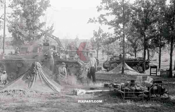 BW German army panzer tank work station repair crane replacment summer 1941