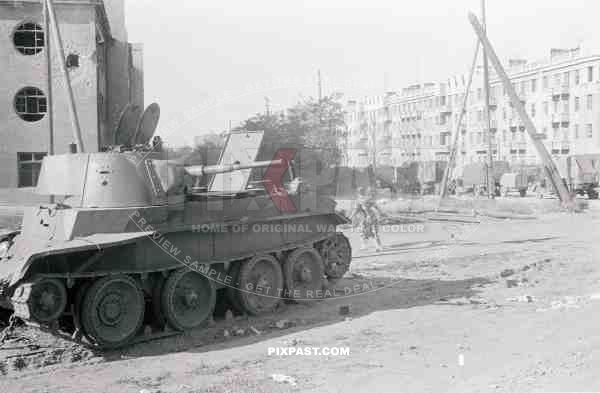 BW Russia 1941 summer Russian BT-7 fast tank captured destroyed city