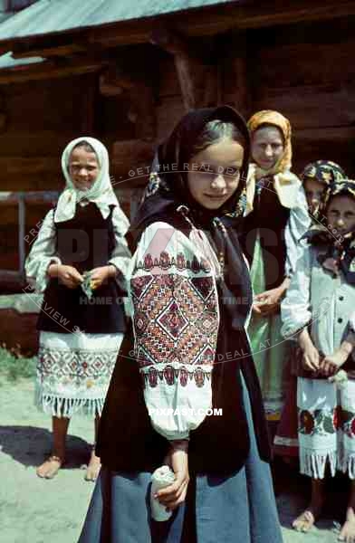 Farming children in Poltava Ukraine 1941, Wearing traditional local costume.