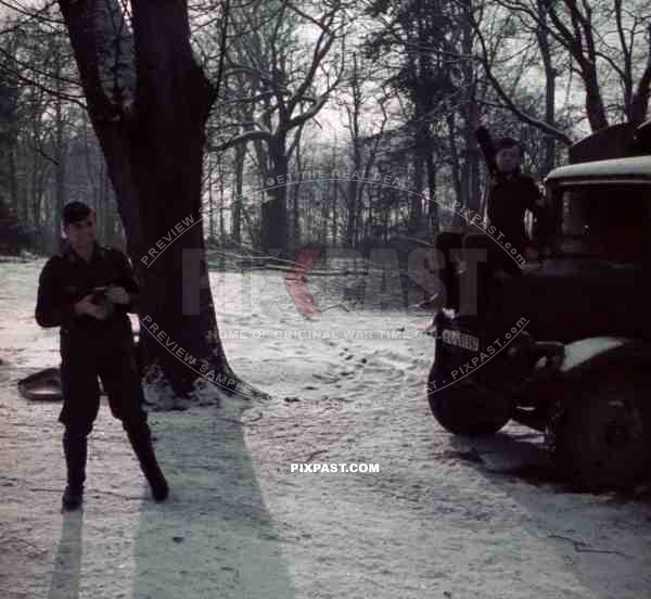 German Flak soldiers truck lorry snow winter Paris France 1940 camera kamera lazy stretching funny humour