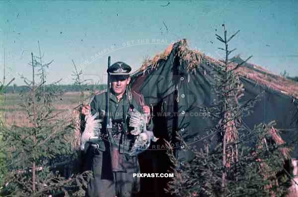 German Luftwaffe FLAK officer shotgun rifle hunter hunting birds tent zeltbahn russia camo 1941 3. Flak Abt. 701 