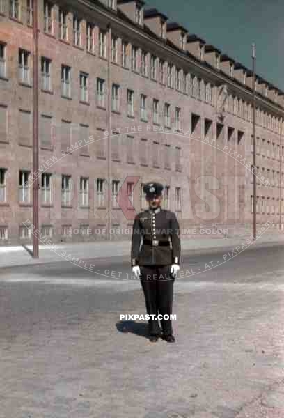 German soldier in parade uniform, Munich 1939, Die Reichszeugmeisterei, McGraw Kaserne