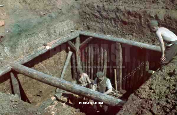 German soldiers building earth bunker on Russian Front 1942.