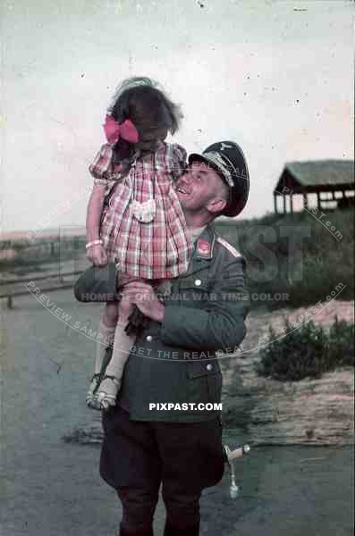 Germany Thuringen 1940 German Luftwaffe FLAK officer uniform sword daggger family children 3. Flak Abt. 701 