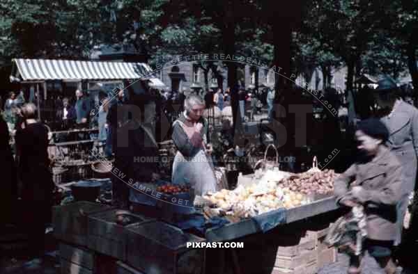 Heidelberg marktplatz Germany 1938 Market Square, selling fresh food
