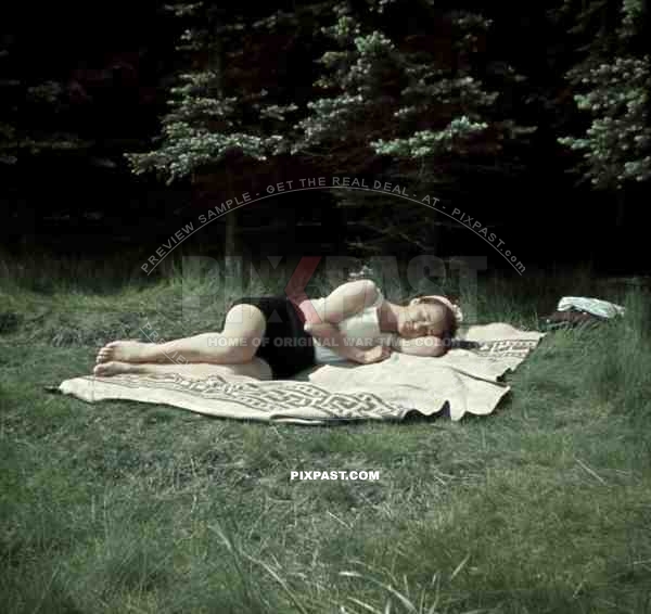Leipzig sleeping lady summer Rosental park blanket Germany 1940 color agfacolor