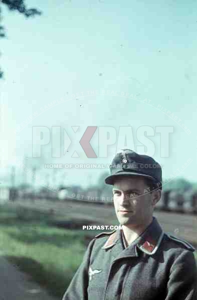 Luftwaffe field division soldier cap Russia train station 1943 M43