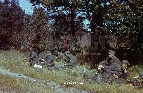 lunch break in Bryansk during the countermarch, Russia 1944, Sicherungsbataillon 738