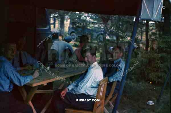 Men taking a break in Minsk 1941