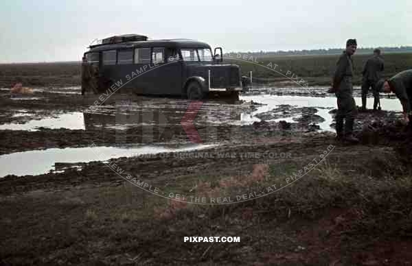 Mercedes-Benz Lo 3750 Bus, Russian front, 1942, Charkow, Stuck in the Mud, 3rd Panzer Division