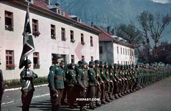 mountain troopers at the parade ground in Landeck, Austria 1941, Pontlatz Kaserne