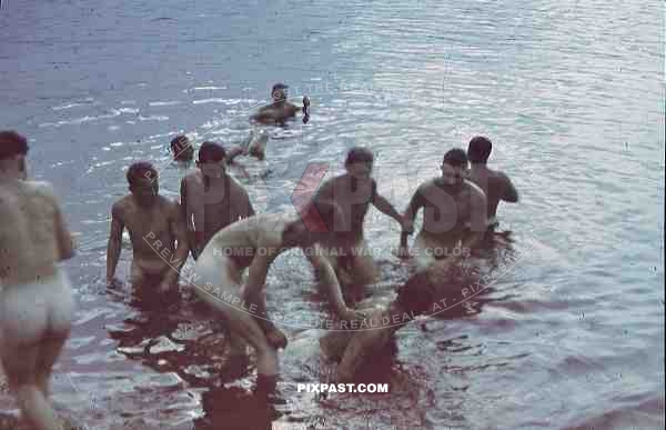 naked wehrmacht soldiers washing in river, Russia 1942