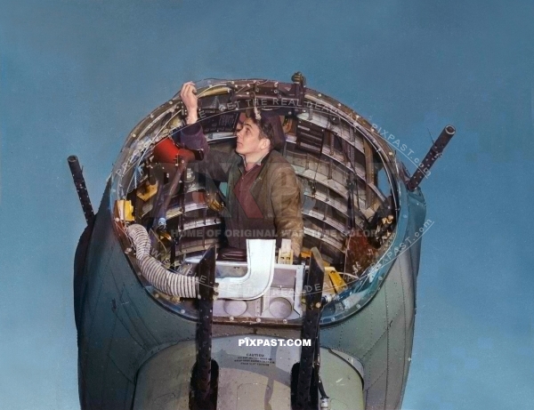 Replacing cockpit of Boeing B-17 1943
