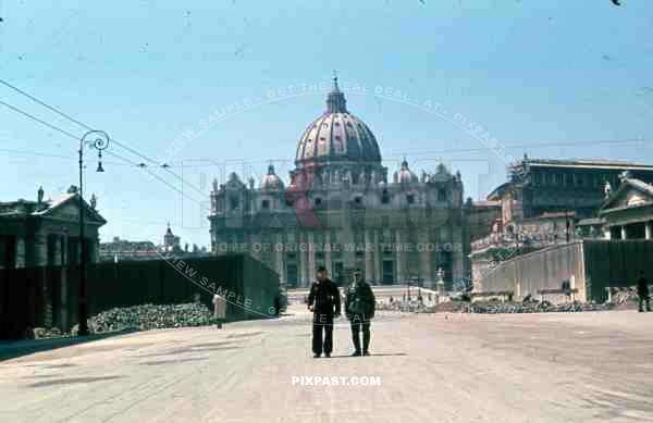 Rome Italy Vatican 1944 panzer feldwebel soldier visiting before surrender bomb damage