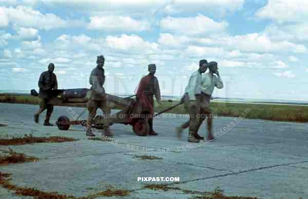 Russian Prisoners of War transporting aircraft bomb for Germans, Don, Rostow, July 1942, 22nd Panzer Division