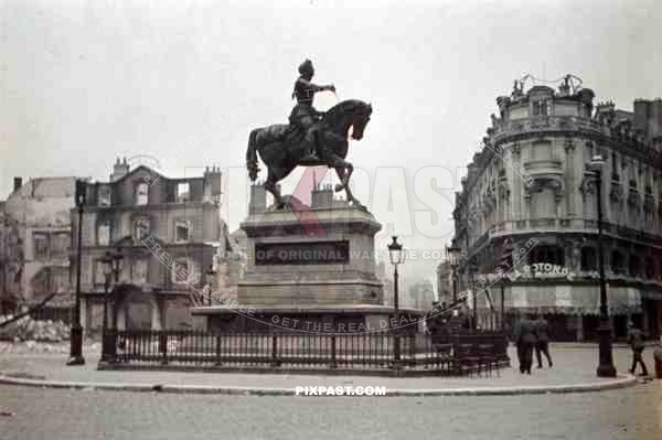Statue of Jean d_qt_Arc at the Place du Martroi in Orlean, France 1940