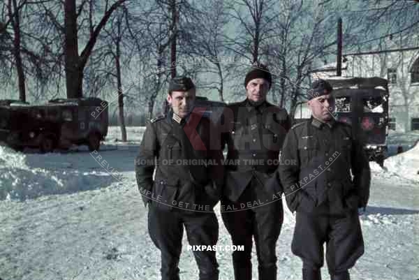 Wehrmacht Doctors in front of the Sretensky cathedral in Syrkovo, Russia 1941