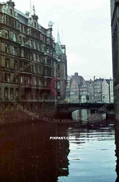 WW2 color Hamburg Turm der St.Katharinenkirche 1939 brdieg canal river