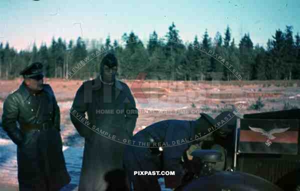 WW2 color Luftwaffe Field Division 2nd Lufllotte winter officers car notek unit flag leather jacket cold repair Minsk 1941