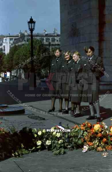 WW2 color Paris France 1940 war memorial female military personnel women uniform UNKNOWN SOLDIER