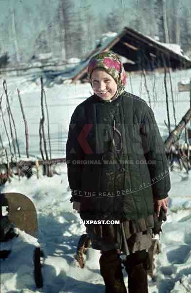 WW2 color Russia 1942 Peasant women with captured russian Maxim machine gun snow 207 Infantry Division