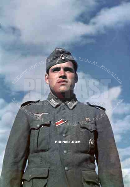 WW2 color Russia 1942 Portrait Feldwebel Infantry 1939 Iron cross ribbon bar DRA Sports Badge Gold