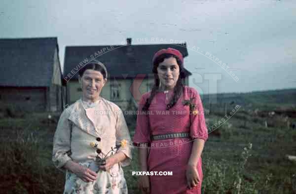 WW2 color Russian female women peasants traditional costume happy 1941 207 Infantry Division