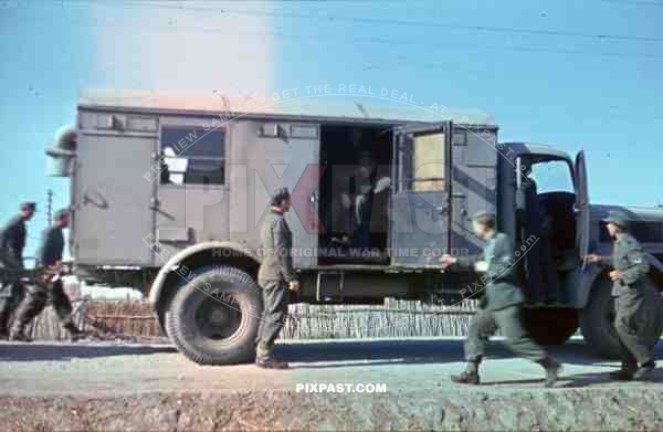 WW2 color Wehrmacht Radio Funk Truck Lorry soldiers Russia summer 1942