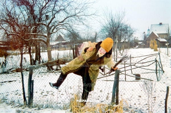Sankt Nikolaus costume with binoculars and winter jacket in Siedlung Dessau Torten Germany 1939 Weihnachtsmann