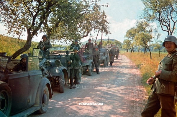 Stoewer Typ 40 Kfz.1 Jeeps in Blitzkrieg in France 1940. 26th Panzer Divisions Nachrichten Abteilung