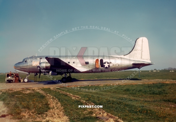 The Flying White House. American USAF 42-107451 Douglas C-54A-5-DO Skymaster Sacred Cow. Transport the President.