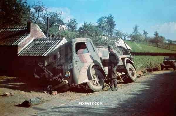 15.5.1940 Captured French Peugeot Petrol Tanker in Bouly Wavre Belgien. Artillerie Regt.  50