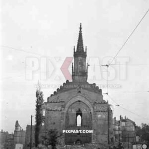 69th infantry division - Leipzig - Germany - 1945 - Church ruins Johanniskirche