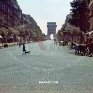 Arc de triumph in Paris, Avenue Kleber, France 1940