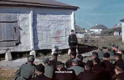 Aufklärungs Panzer officer Strategy meeting, Don, Rostow, July 1942, 22nd Panzer Division, yellow collar tabs,