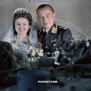 Austrian Air force Pilot officer Luftwaffe Vienna Wien Austria medals uniform wedding family kissing 1941 Smeschkal