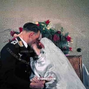 Austrian Air force Pilot officer Luftwaffe Vienna Wien Austria medals uniform wedding family kissing 1941 Smeschkal