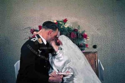 Austrian Air force Pilot officer Luftwaffe Vienna Wien Austria medals uniform wedding family kissing 1941 Smeschkal