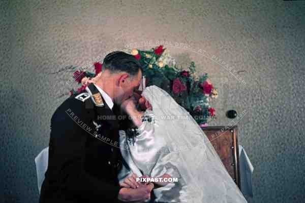 Austrian Air force Pilot officer Luftwaffe Vienna Wien Austria medals uniform wedding family kissing 1941 Smeschkal