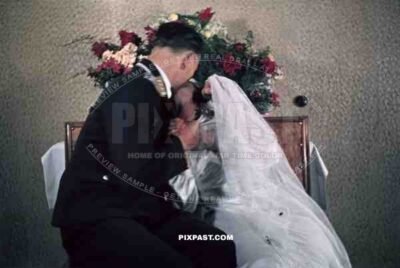 Austrian Air force Pilot officer Luftwaffe Vienna Wien Austria medals uniform wedding family kissing 1941 Smeschkal