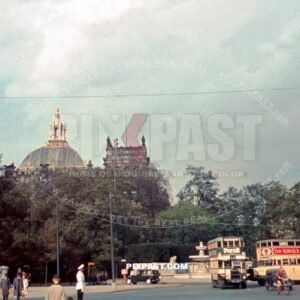 Berlin Reichstag  Capital building. Tiergarten. Juno Bus and taxi June 1939