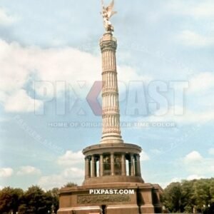 Berlin Siegessaule Victory Column Grossen Stern im Grossen Tiergarten Berlin June 1939 Germany