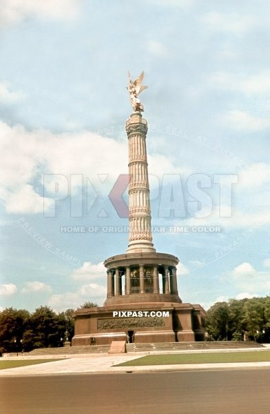Berlin Siegessaule Victory Column Grossen Stern im Grossen Tiergarten Berlin June 1939 Germany